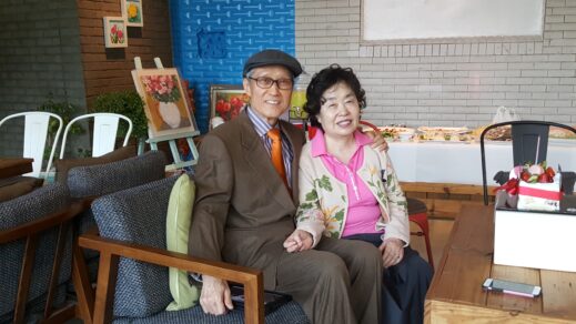 making-Korean-friends-Mr-and-Mrs-Shim-519x292 Finding your Tribe in Korea: Making Good Friends in Daegu