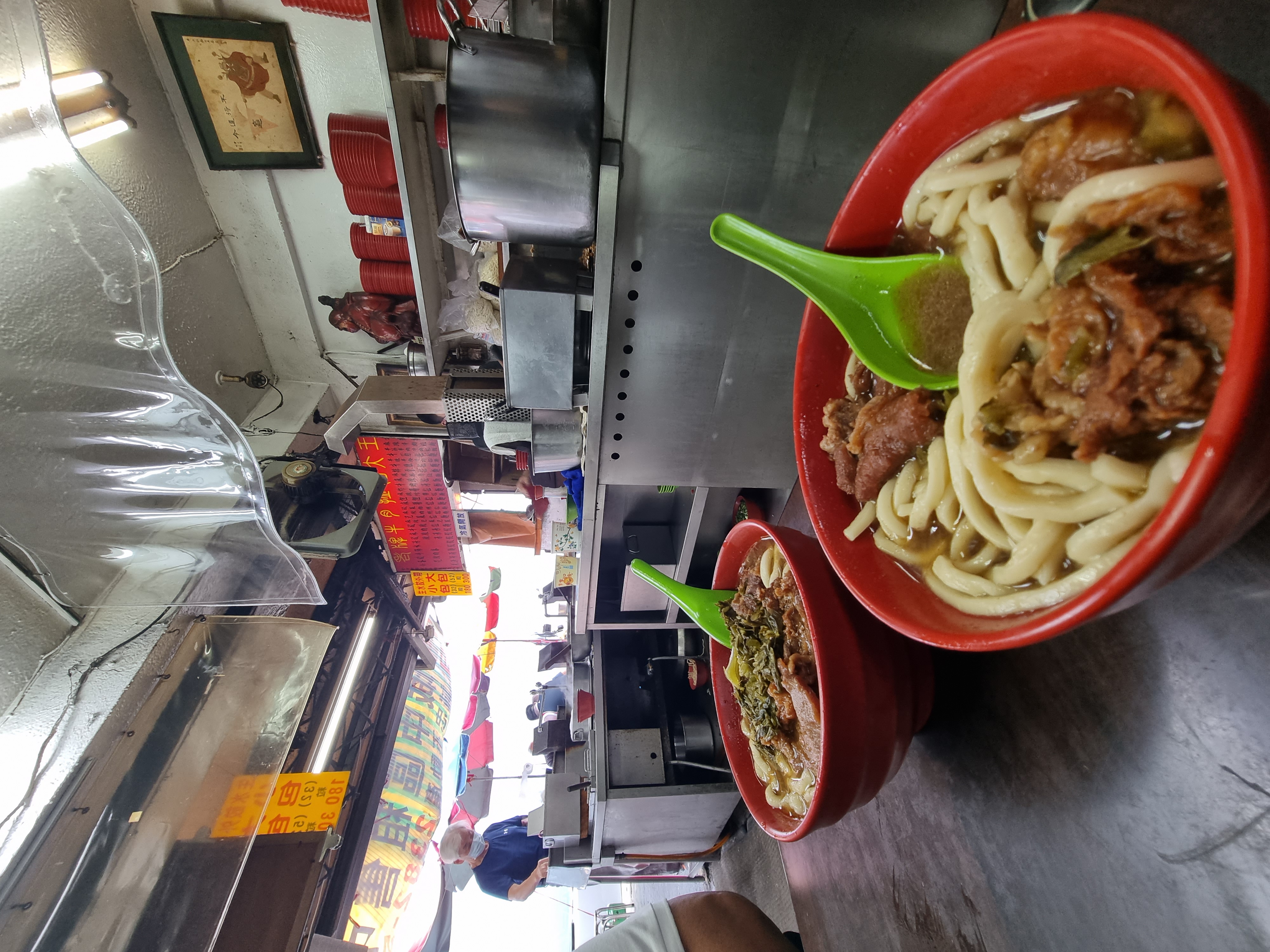 Lao-Pai-Niu-Rou-Mien-bowls Niu Rou Mien: Taiwan's Beef Noodle Soup
