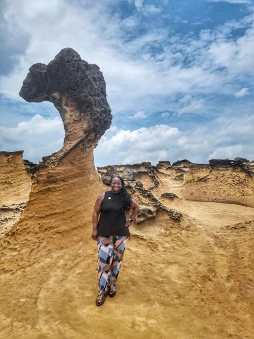 Yehliu-Geopark-hook-statue-519x692 Top Must-See Taiwan Sights with Klook Tours