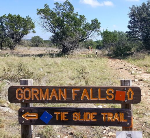HIKING-THE-GORMAN-TRAIL-TRAIL-SIGN-519x477 Hiking the Gorman Trail at Colorado Bend State Park