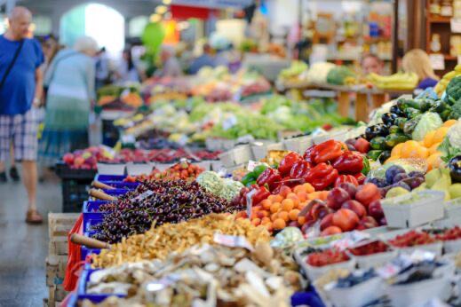 fresh-fruit-farmers-market Dubuque: 48 Hours of Fun in Iowa's First City
